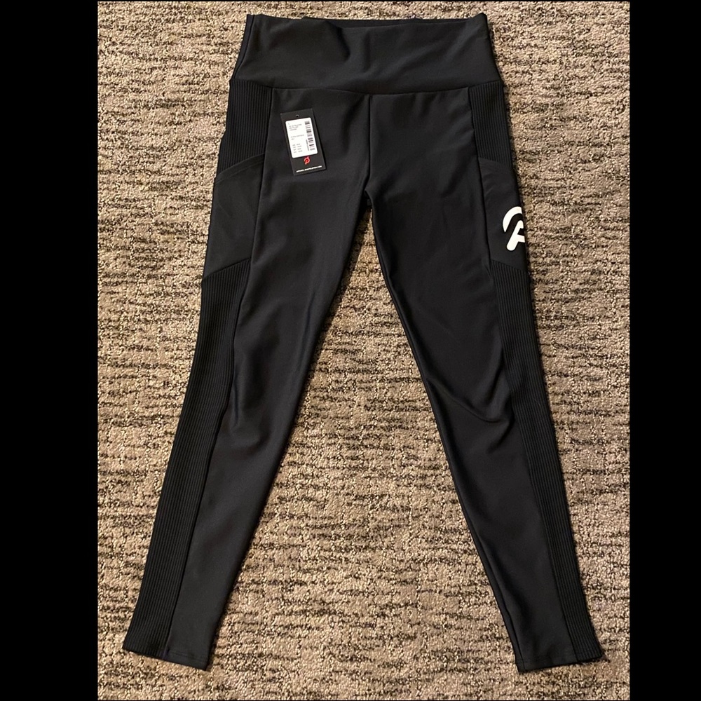 Peloton Black Rib Pocket Legging size Large